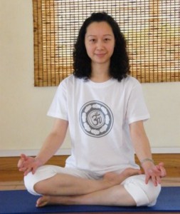 Cathrine Zhong, yoga docente te Genk, Limburg